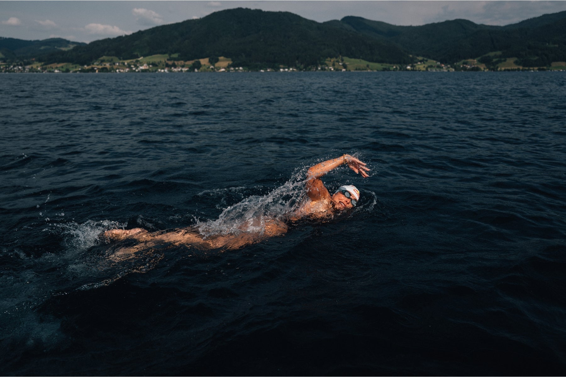 Von Frankfurt nach Köln: Nathalie Pohl schwimmt über 200km für mehr Sicherheit im Wasser
